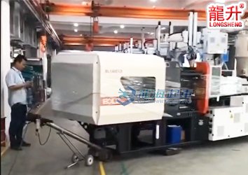 電動搬運(yùn)牽引桿使用案例二