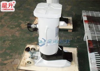 高精度同步頂升系統單臺千斤頂展示 高精度同步頂升系統單臺千斤頂展示