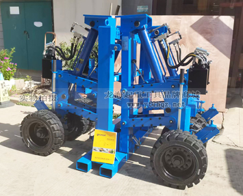 輪式集裝箱搬運(yùn)車實(shí)物圖二